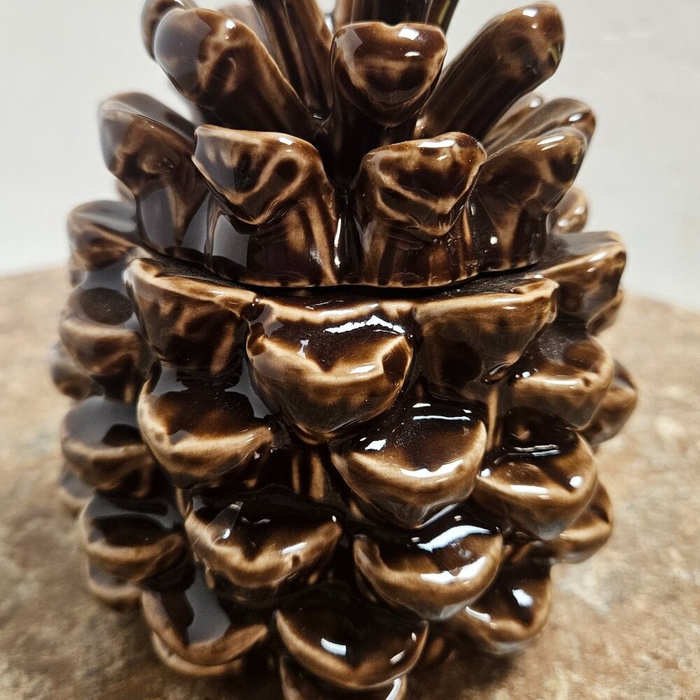 Slatkin & Co Pinecone Ceramic Berry and Bark Scented Candle Holder